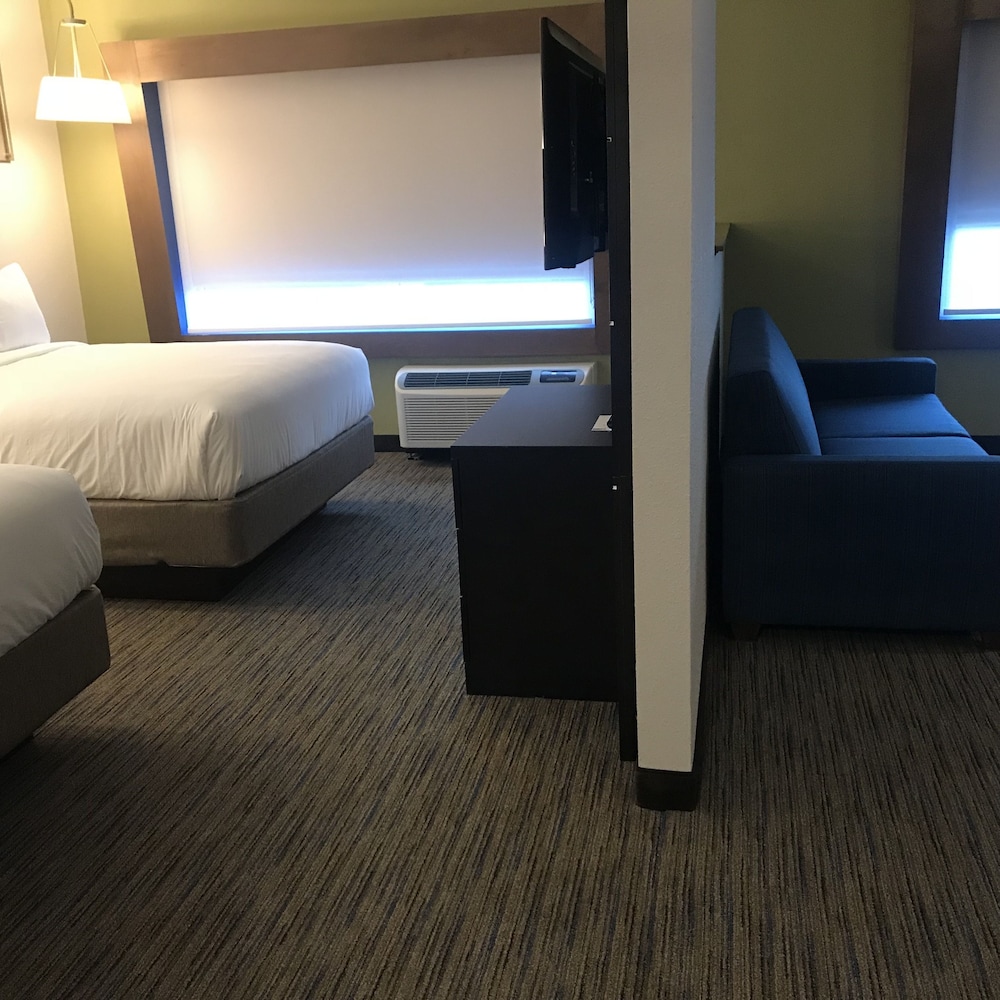 Holiday Inn Express & Suites Summerville by IHG - photo 24