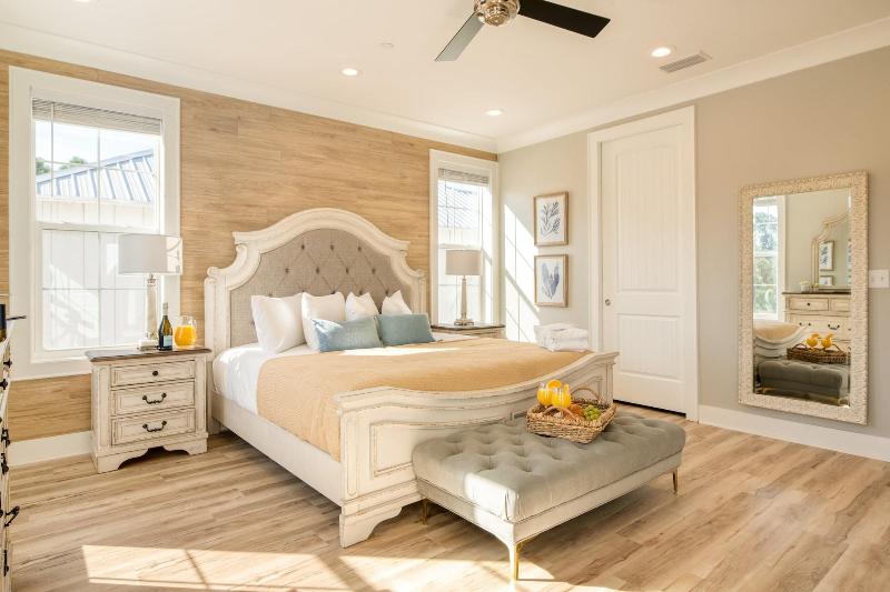 Edgewater By Avantstay Gorgeous Character Lakefron - photo 42