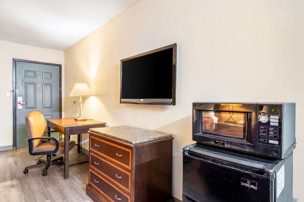 Econo Lodge Acworth East - photo 11
