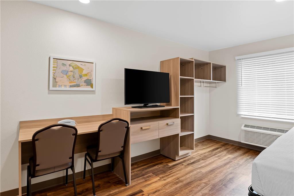 WoodSpring Suites Richmond Airport - photo 9