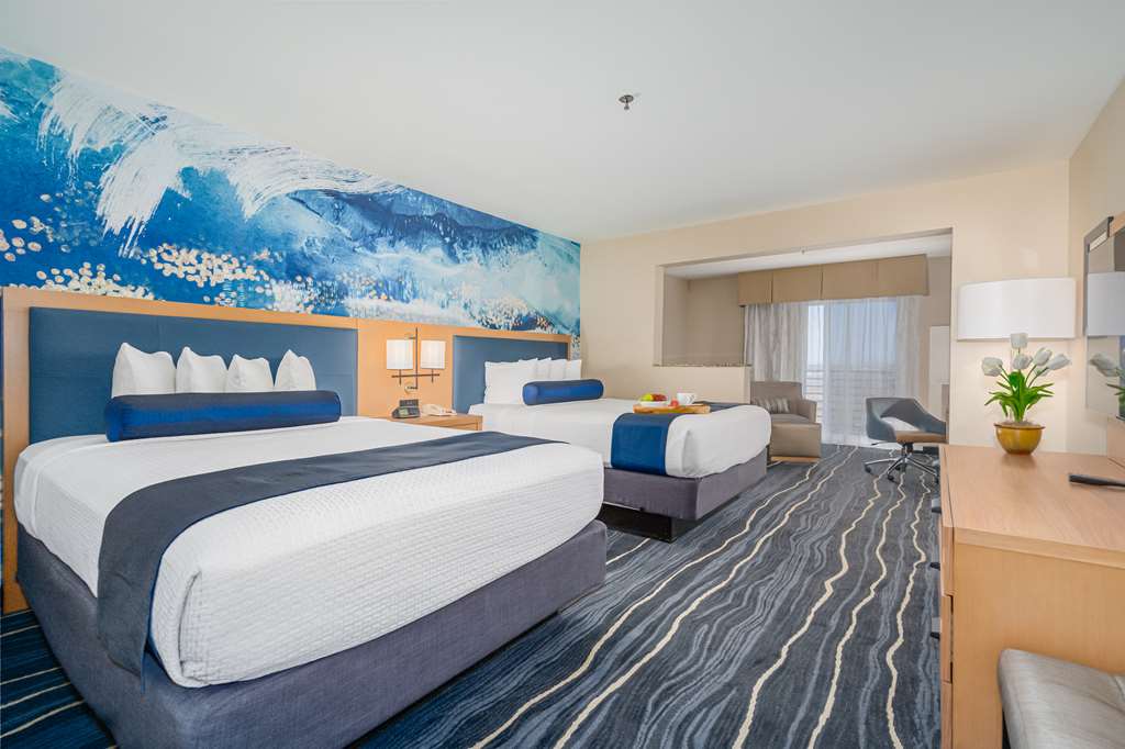 Best Western Plus Marina Gateway Hotel - photo 35
