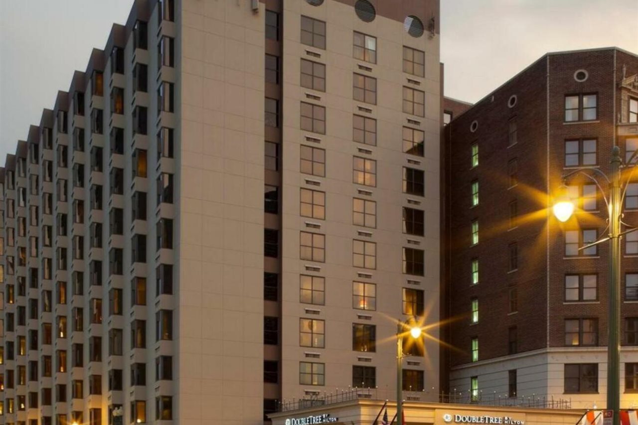 DoubleTree Hotel Memphis Downtown - photo 2