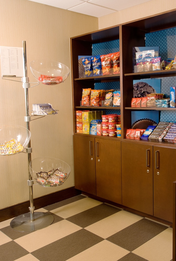 Hampton Inn Orlando International Airport - photo 28