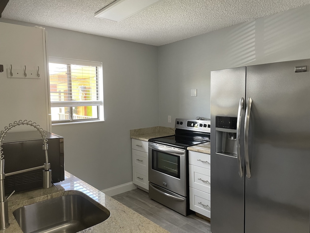 Sunny Palms Inn - photo 19