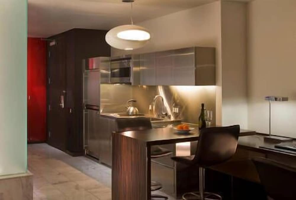 Luxury Suites at the Palms - photo 18