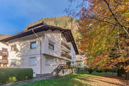 Casa Pinuccia Mansarda — 4-Star Luxury Hotel in Predazzo, Italy