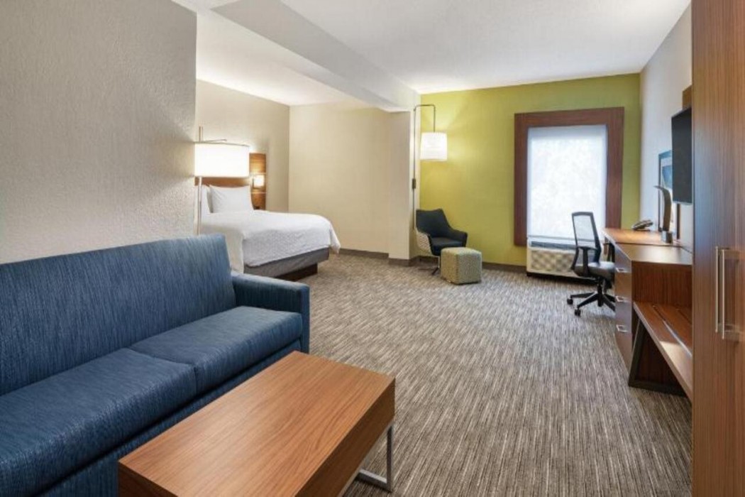 Baymont Inn & Suites Statesboro - photo 2