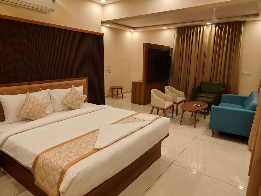 The Waves Hotel Sarjapura — Anekal