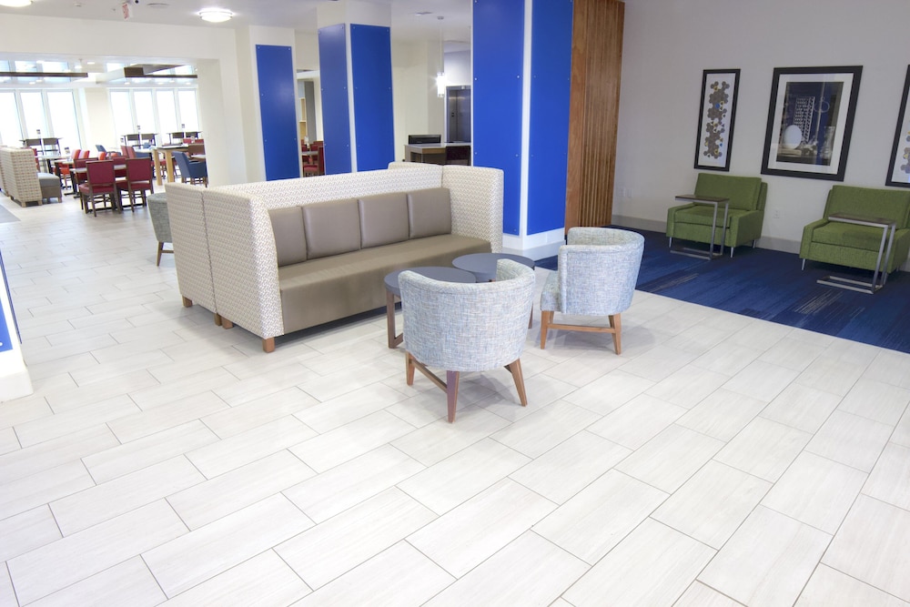 Holiday Inn Express Hotel & Suites Seguin by IHG - photo 42
