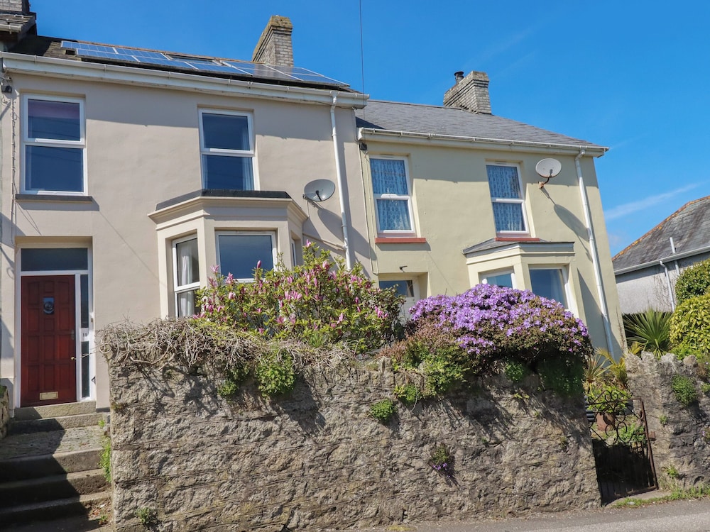 Eden Retreat in Par, United Kingdom