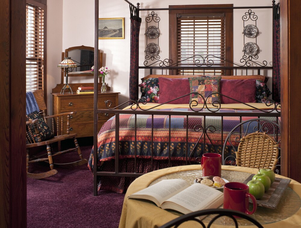 Cliff Cottage Inn Victorian B&B and Boutique Hotel - photo 21