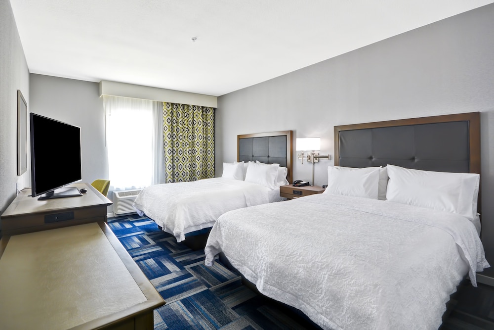 Hampton Inn Kyle - photo 12