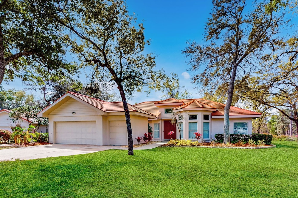 Golf Retreat Enclosed Pool Grill Dog Friendly — Crystal River