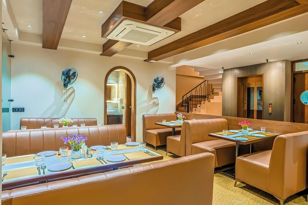 Arina Vedic Haveli 2 Min walk to Ganga in Haridwar, India