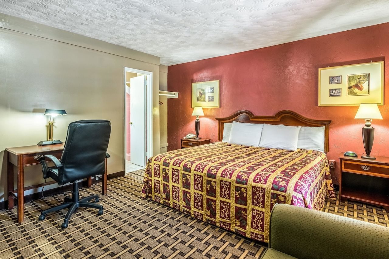 Americas Best Value Inn Franklin - photo 6