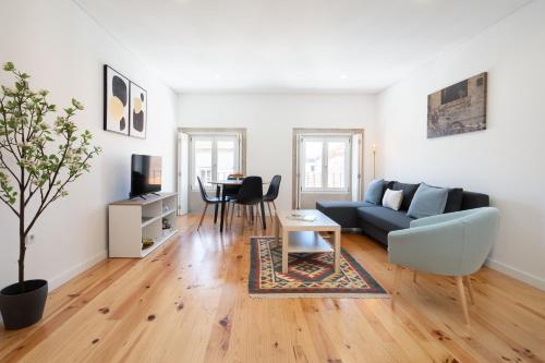 Host Wise Modern Urban Flat — 4-Star Luxury Hotel in Porto, Portugal