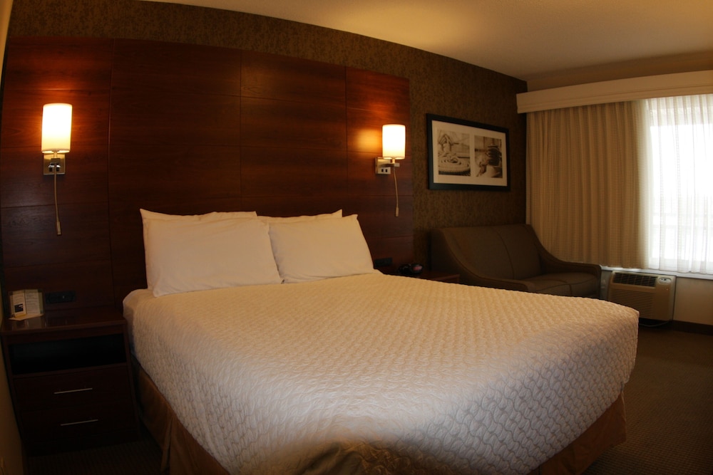 St. Ignace Budget Host Inn - photo 10