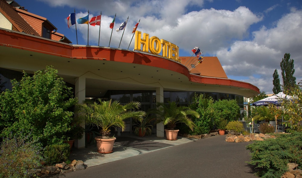 WEST Hotel an der sächsischen Weinstraße