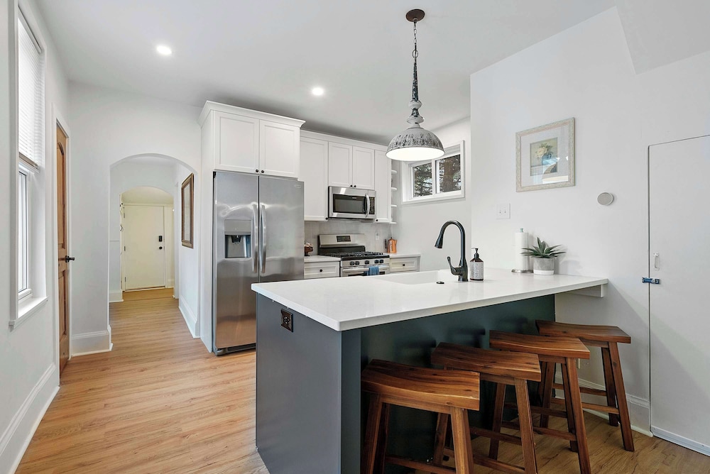 Morrill Modern Retreat Desirable Marion Village in Columbus, United States