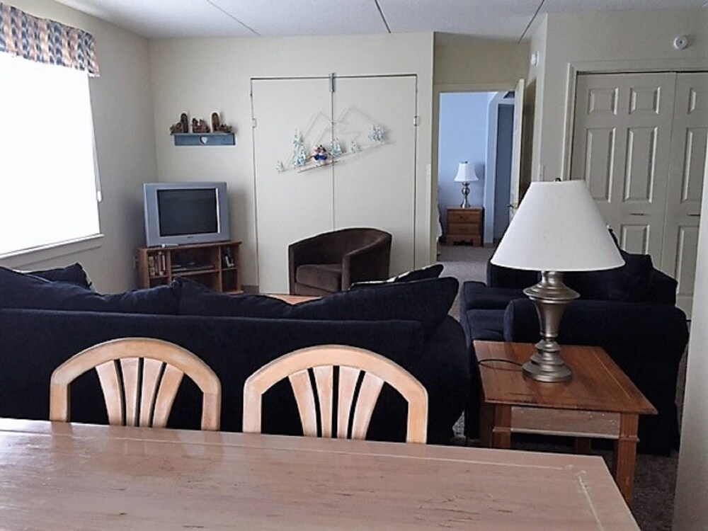 Golden Eagle Lodge Resort - photo 13