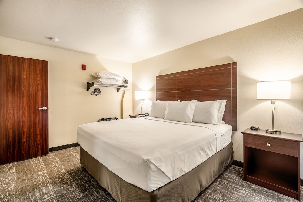 Cobblestone Hotel & Suites Cozad - photo 10
