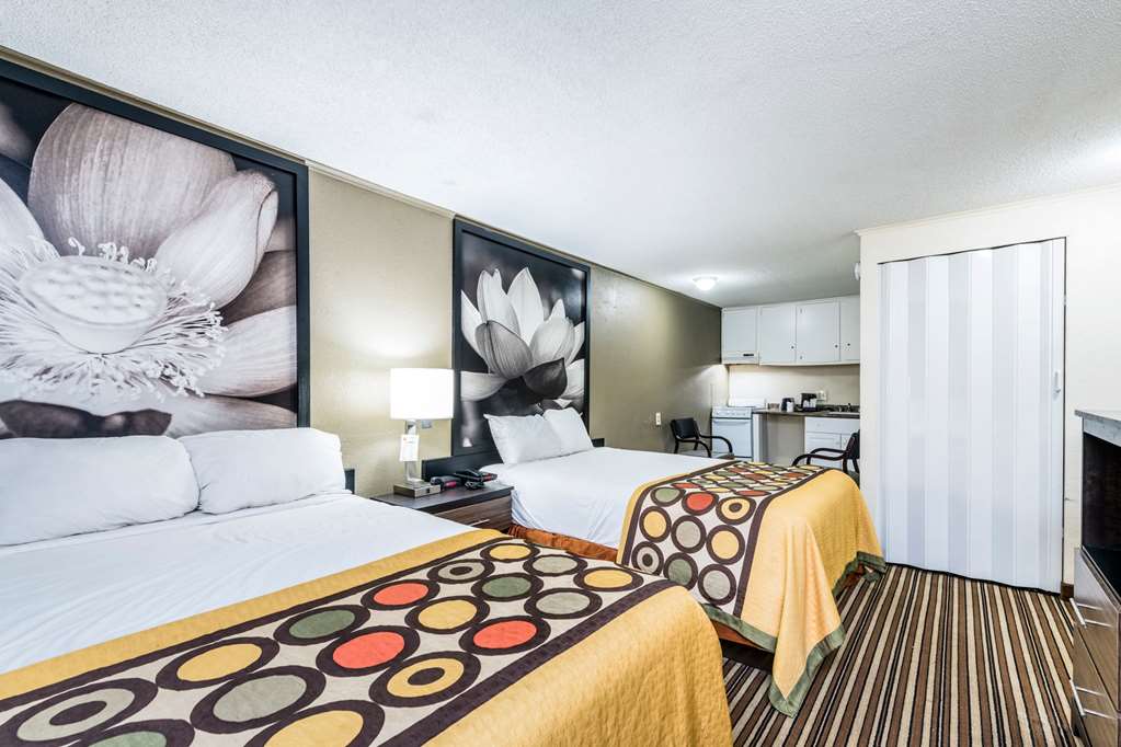Super 8 by Wyndham Monroe - photo 10