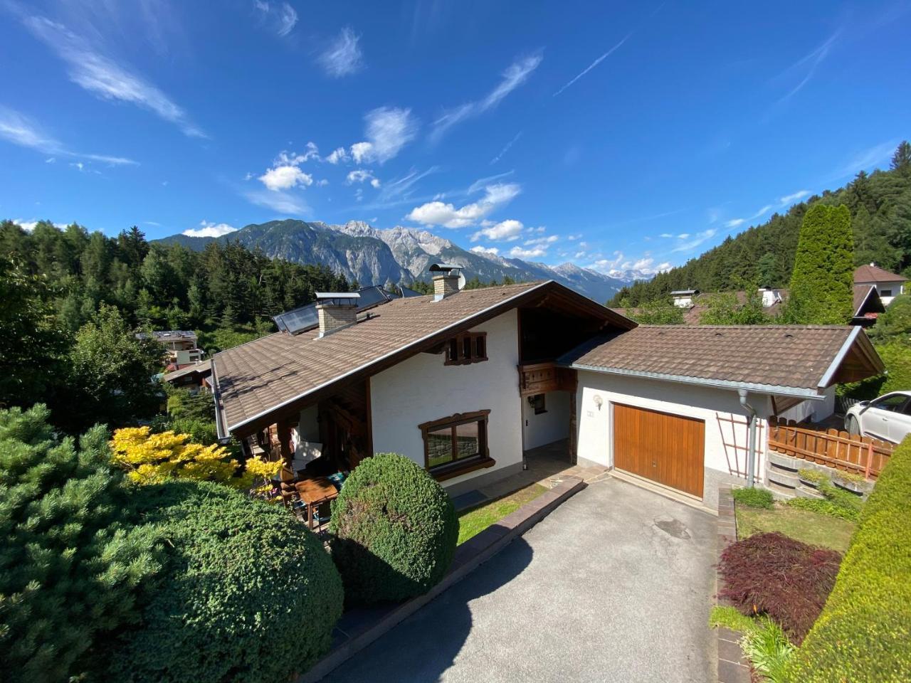 Ferienhaus Schaiter Ganzes Haus mit Garten und gratis Parkplatz — 4-Star Luxury Hotel in Innsbruck, Austria