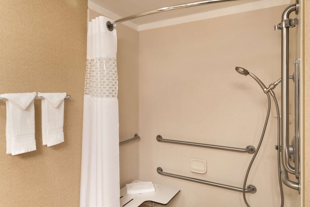 Hampton Inn Cincinnati Kings Island - photo 12