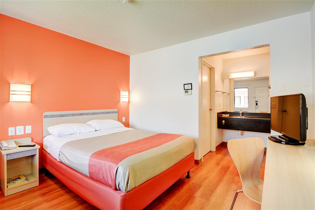 Motel 6 Southington CT Hartford - photo 11