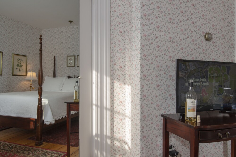 Liberty Hill Inn - photo 29