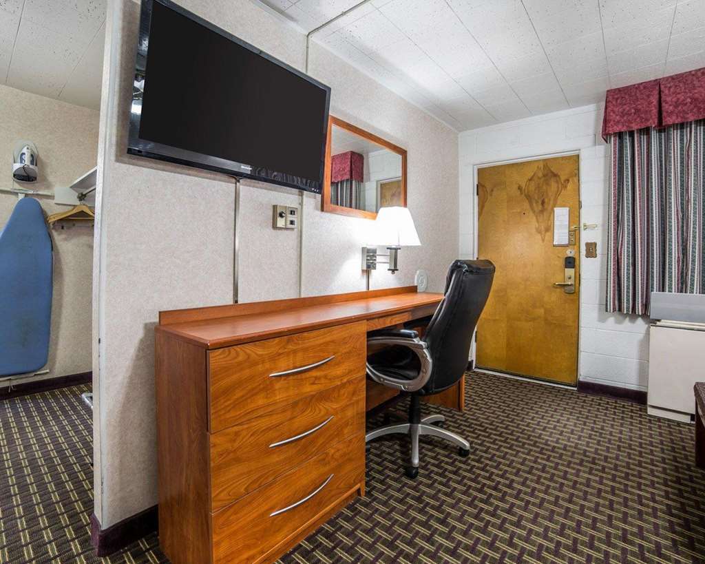 Rodeway Inn Elko Downtown Area - photo 11