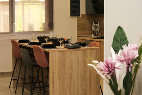 Golden Living Apartment — 4-Star Luxury Hotel in Chrysoupolis, Greece