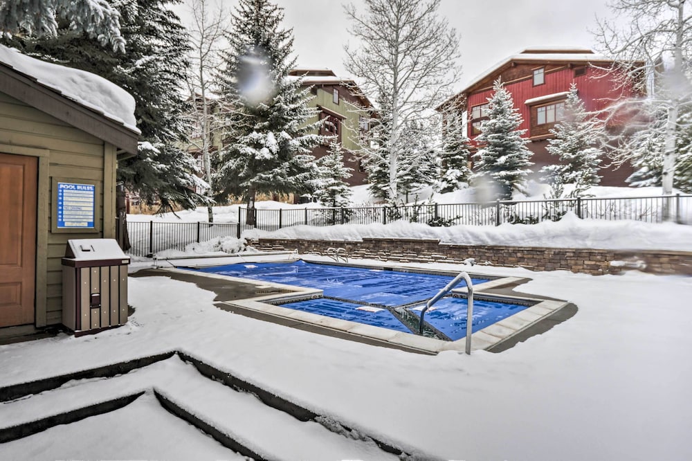 Upscale Condo w Balcony 1 2 Mi to Ski Resort - photo 12