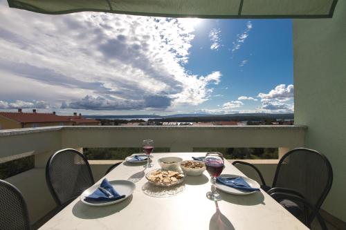 Apartmani Alma — 4-Star Luxury Hotel in Punat, Croatia