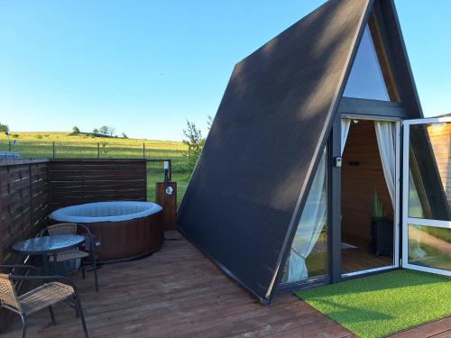 Domek SZAŁAS z jacuzzi blisko Świeradów zdrój i zamek Czocha in Mirsk, Poland