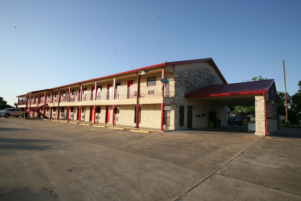 Americas Best Value Inn Edna - photo 30
