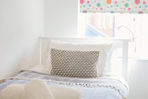 Flora Dora Luxury cottage modern central ideal for groups and families