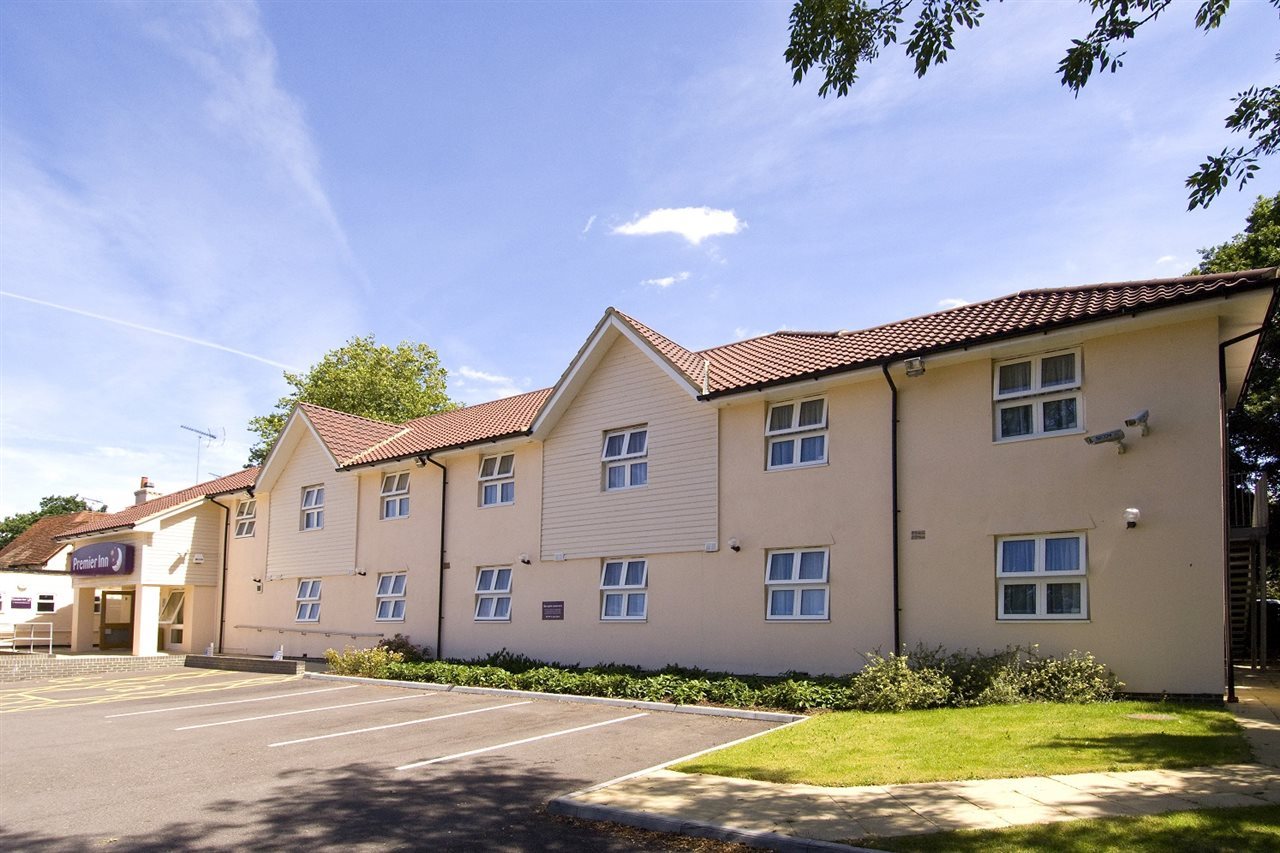 Premier Inn Bracknell Twin Bridges - carbon neutral hotel in Bracknell