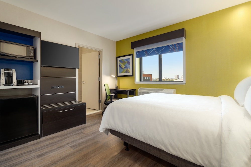 Holiday Inn Express Jamaica JFK AirTrain NYC by IHG - photo 11