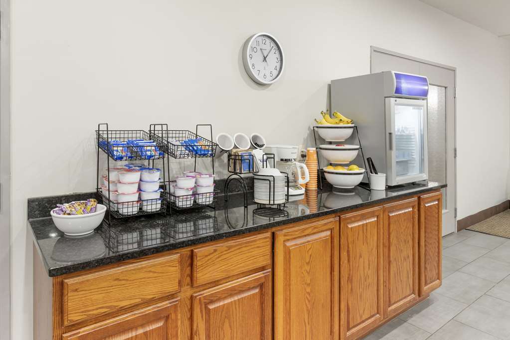 Comfort Inn & Suites Davenport Quad Cities - photo 36