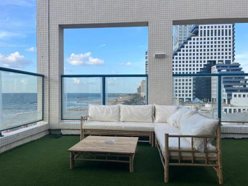 Flight mode Sea view - last minute hotel in Tel Aviv