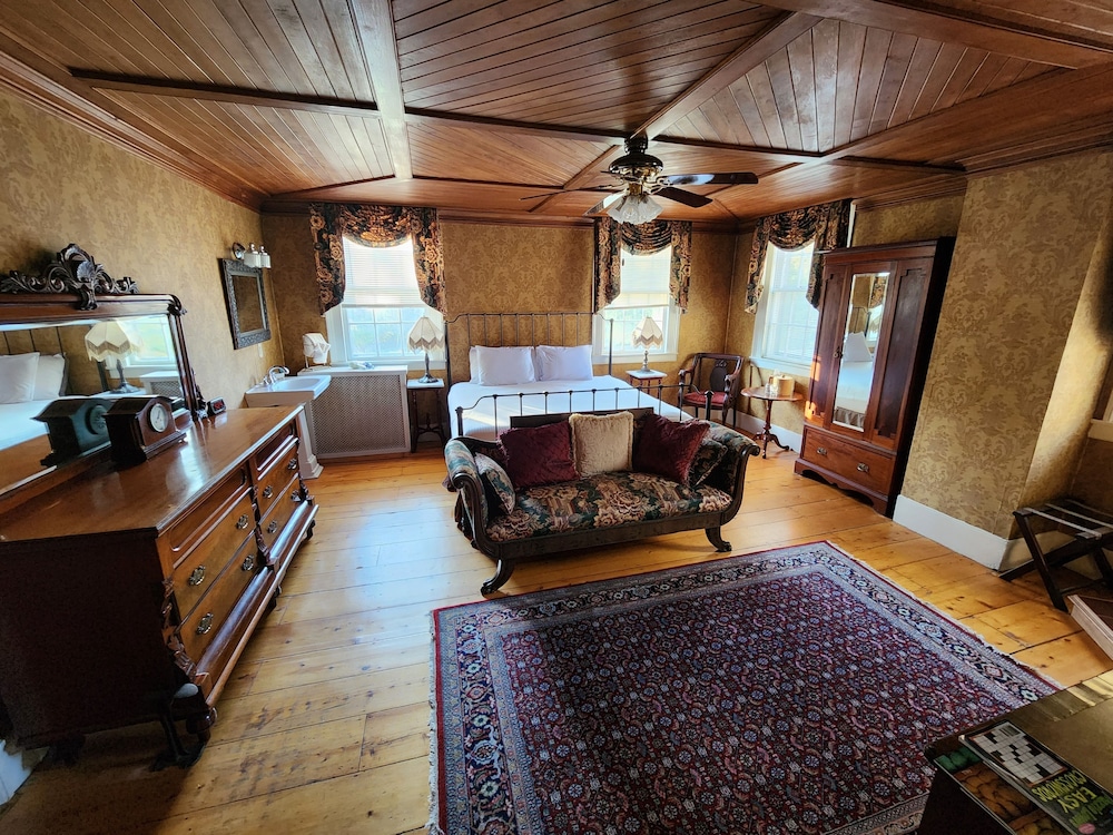 Arlington Inn - photo 6