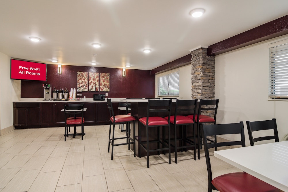 Red Roof Inn Chattanooga Hamilton Place - photo 25