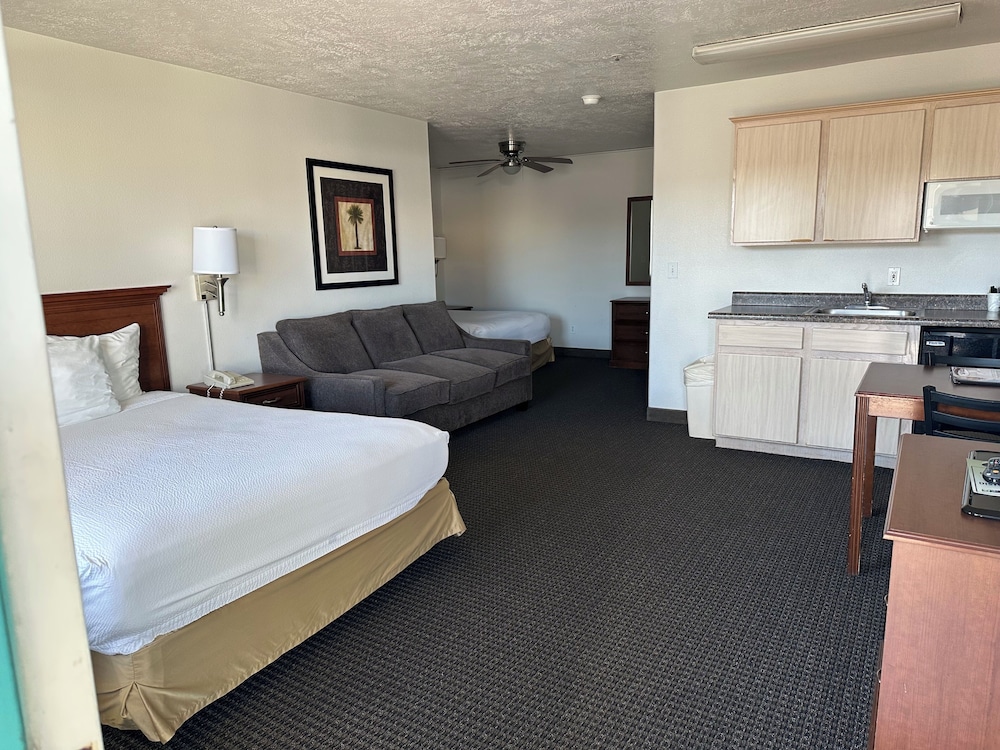 St. George Inn & Suites - photo 38