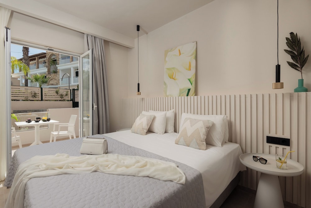 Nikos & Maria Studios II — 4-Star Luxury Hotel in Zakynthos, Greece