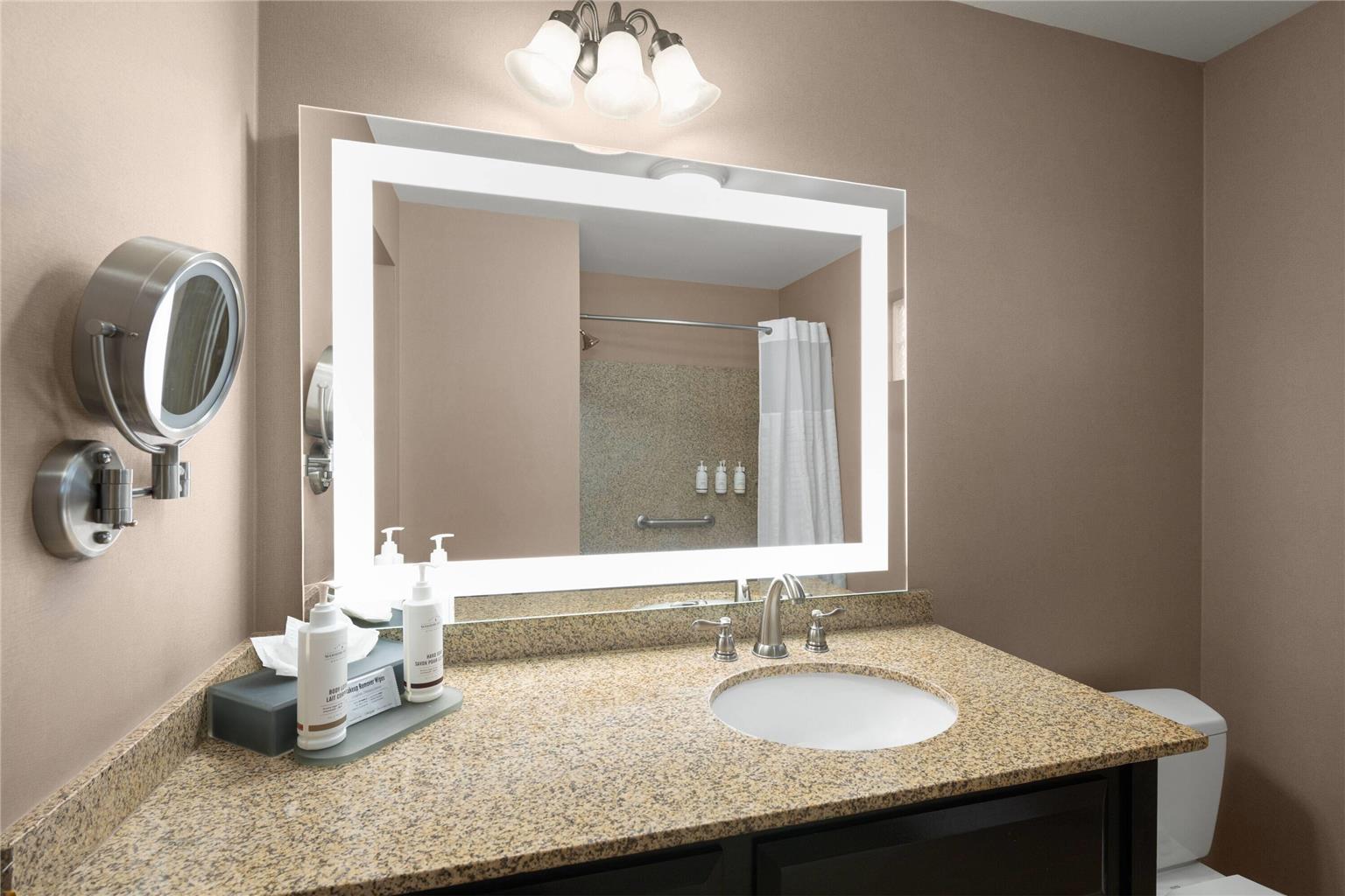 La Quinta Inn & Suites by Wyndham Paso Robles - photo 43