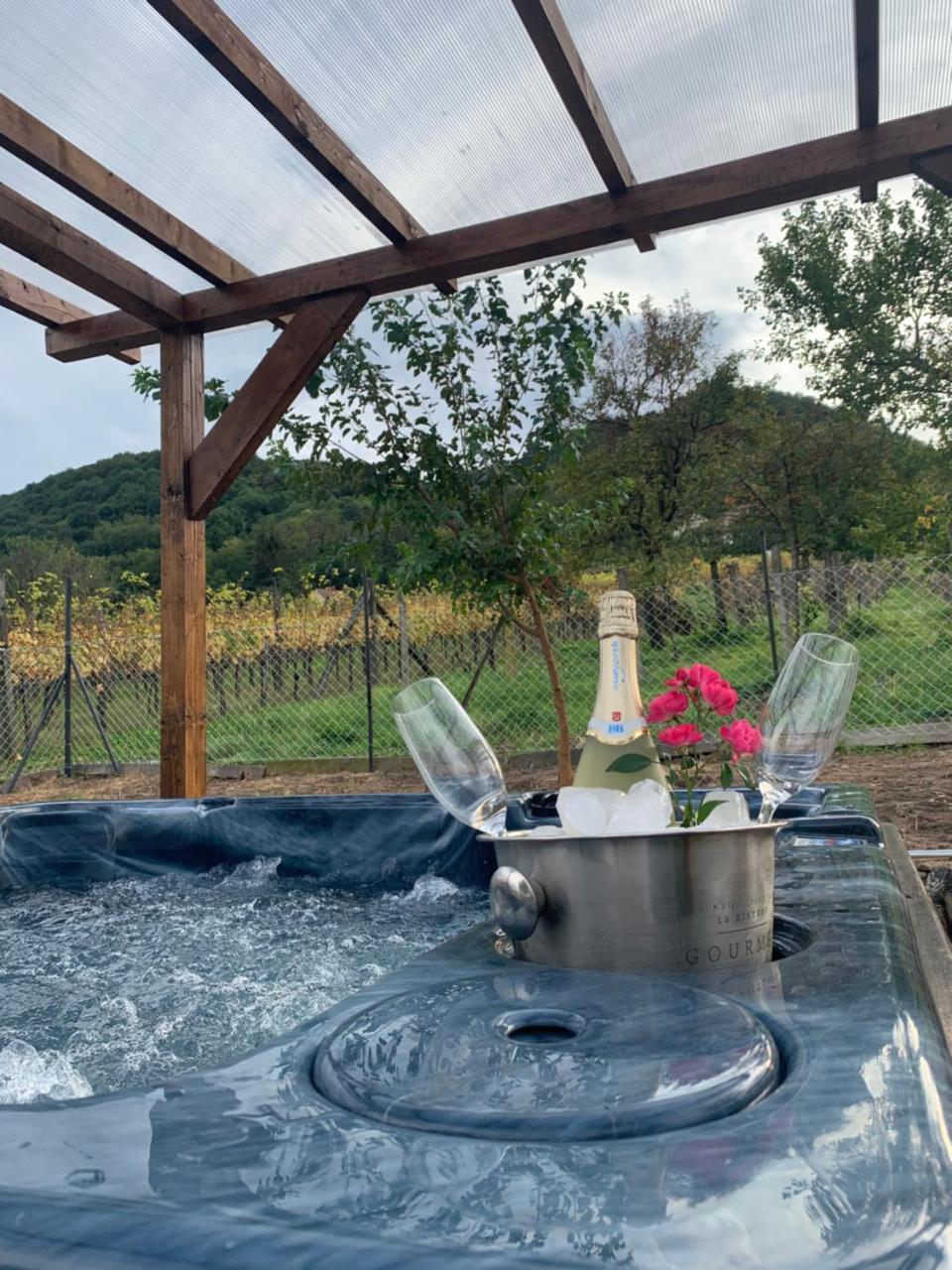 Smaragd in Unknown City, Hungary