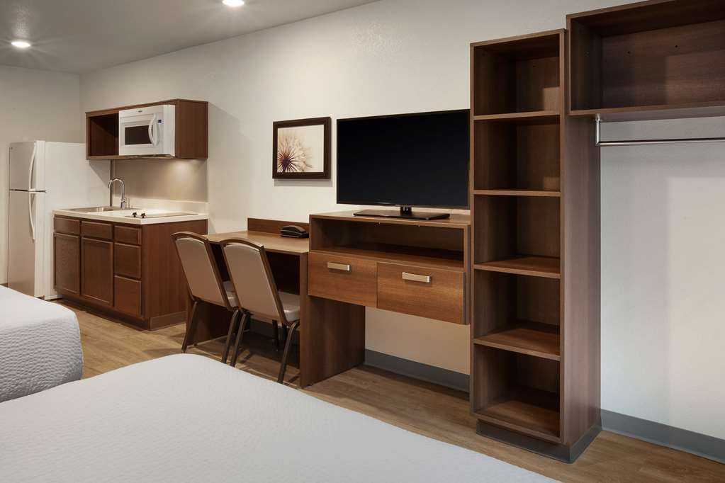 WoodSpring Suites Washington DC Northeast Greenbelt - photo 11