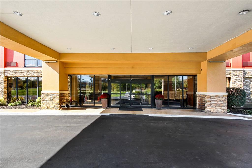Comfort Inn Cranberry Township pet-friendly hotel Mars