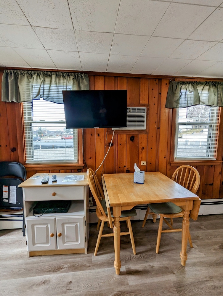 Riverside Motel - photo 20